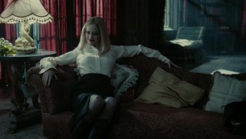   / Dark Shadows (2012)