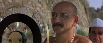  / Gandhi (1982)